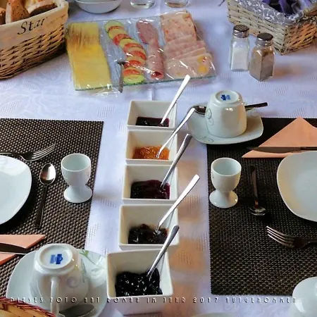 Homestay Lenas Ferienzimmer *