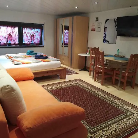 Homestay Lenas Ferienzimmer